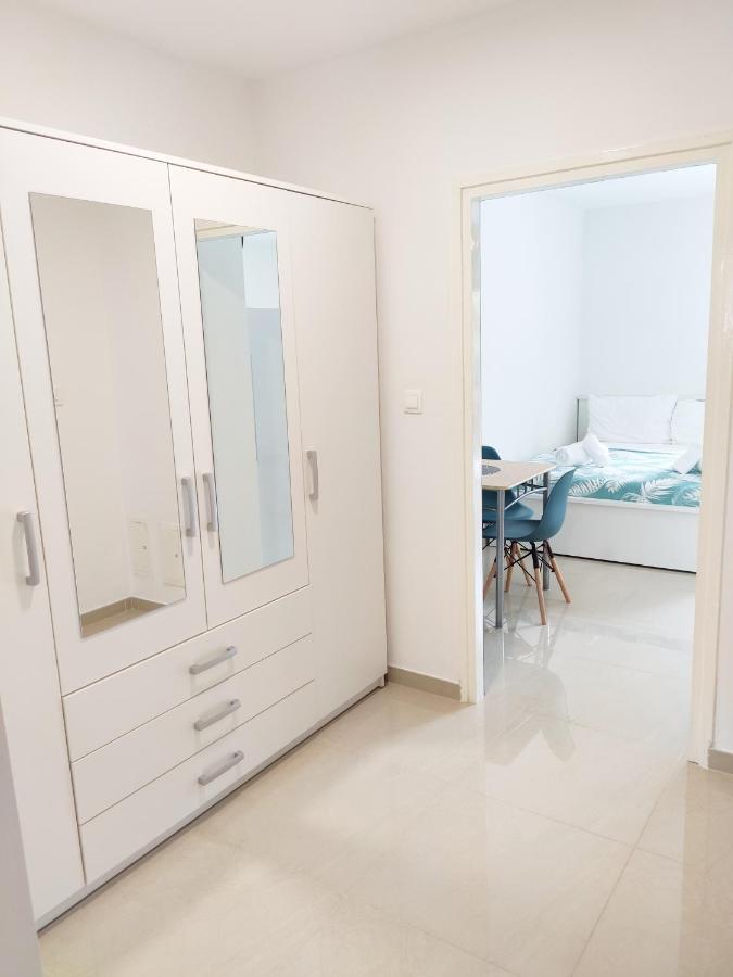 White Studio Apartman Pula Exterior photo